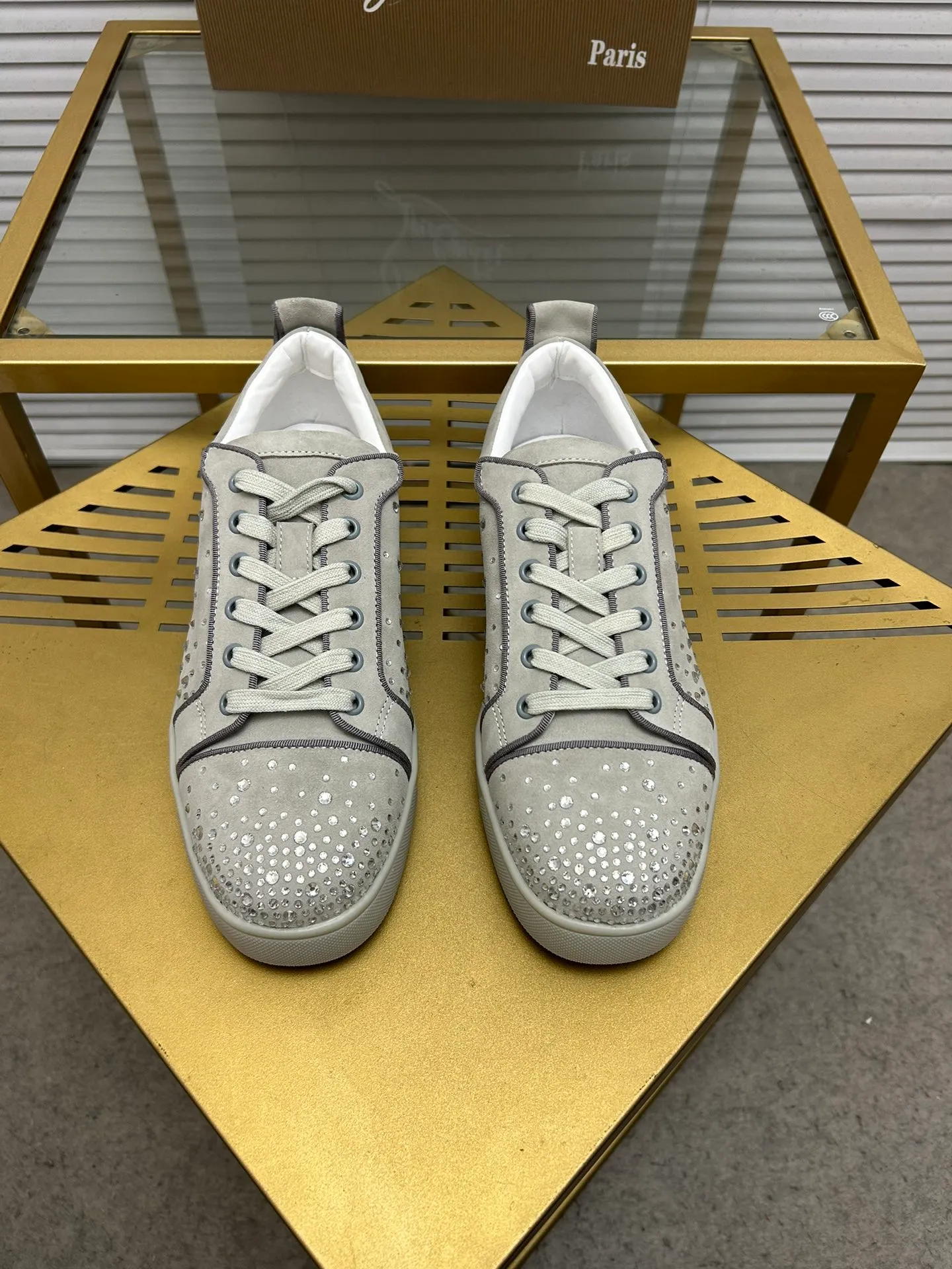(Customized model) Ex-factory price is 500. christian louboutin (CL red sole shoes) counter series, casual sneakers for couples 📢 📢 📢 Exclusive hot style release 🎈🎈💪 Movable latex feet 👻 Finished outsole line [Proud] 😝Female 35-40# Male 38#-46, global supply😝 [Top version]: Original imported genuine leather upper, top original leather lining, original molded TPU outsole, original 1:1 detail processing, original shoe last,